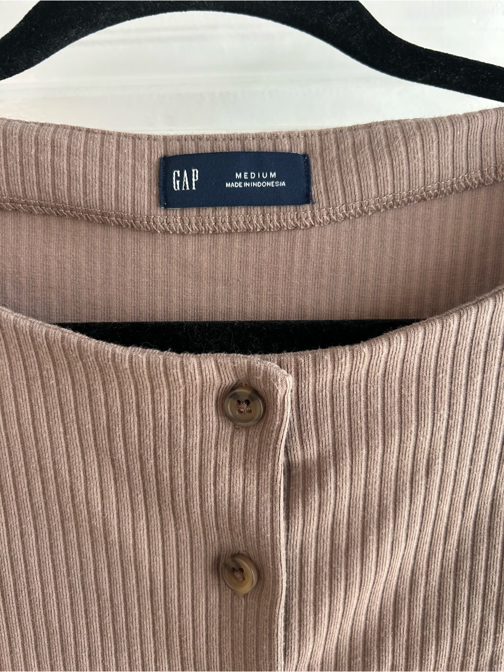 GAP Taupe Ribbed Button-Front Tank Top - Picture 5 of 7
